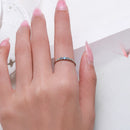 Anillo con Tachuelas de Circonitas Azules